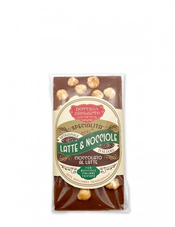 Tavoletta di cioccolato al latte con nocciole