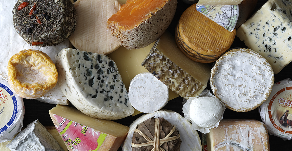 confronto Parmigiano e altri formaggi